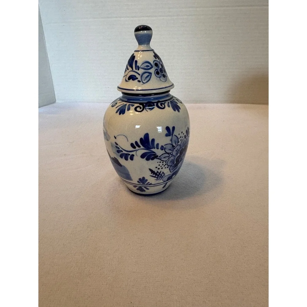 DBL Delfts Blue Ginger Jar Lided Windmill‎ Floral 6 Inch Handpainted by artesian